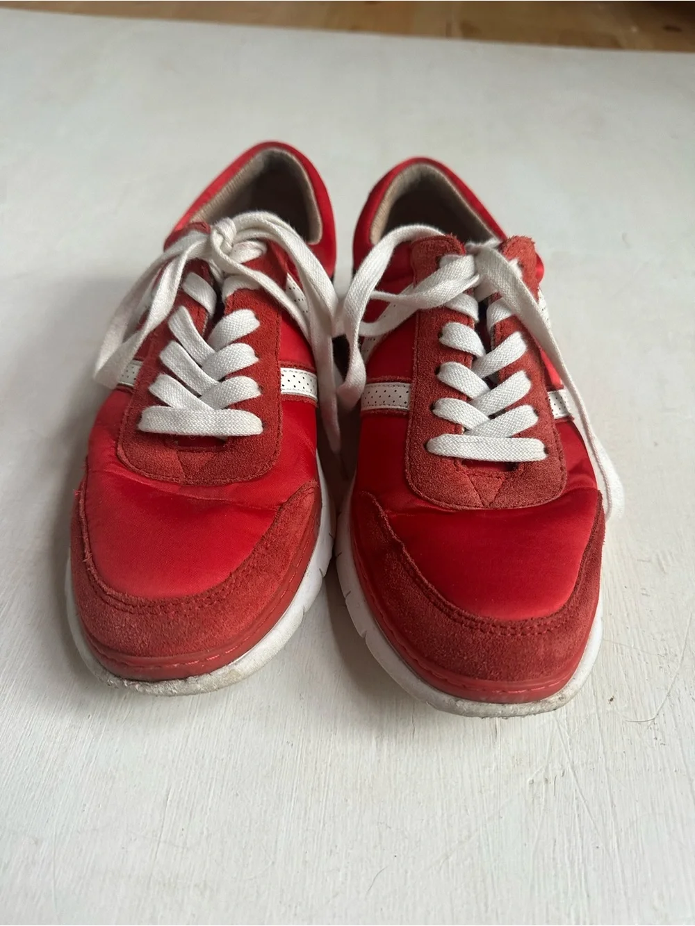 Vionic Nana Cherry Red Sneakers